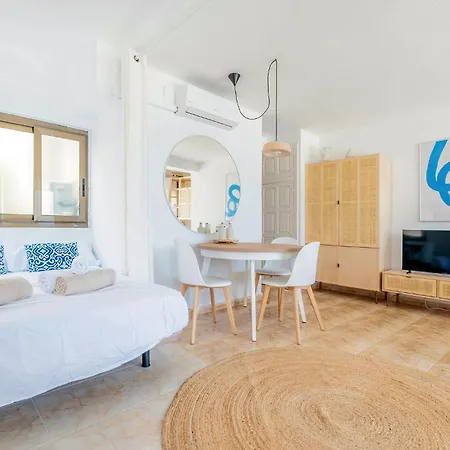 Lovely In With Kitchen Apartment