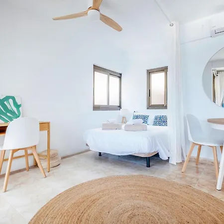 Lovely In With Kitchen Apartment